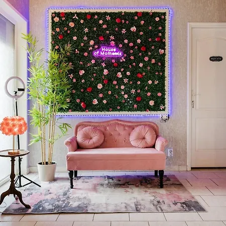 House Of Moments *